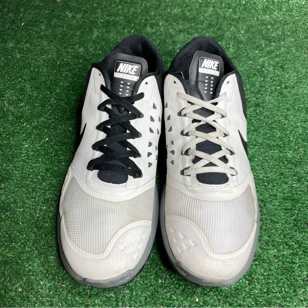 NIKE FS LITE RUN 2 MEN'S ATHLETIC SHOES‎ PANDA BLACK WHITE SIZE 13